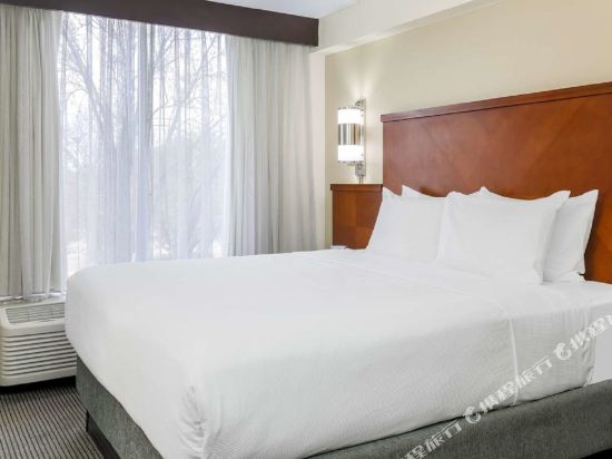 Hyatt Place Dallas/Grapevine Room Type - King Room with Sofa Bed