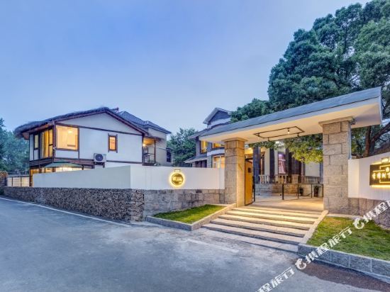 莫干山香樟树下