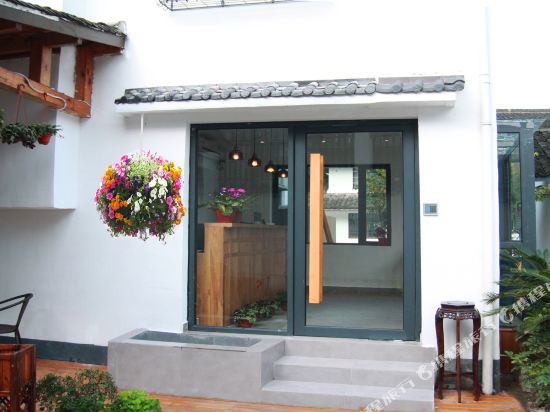 杭州秋山大叔旗袍摄影民宿