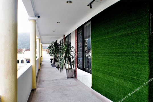 ZEN Rooms Eden Parade