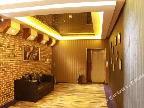 白银舒克精品主题酒店