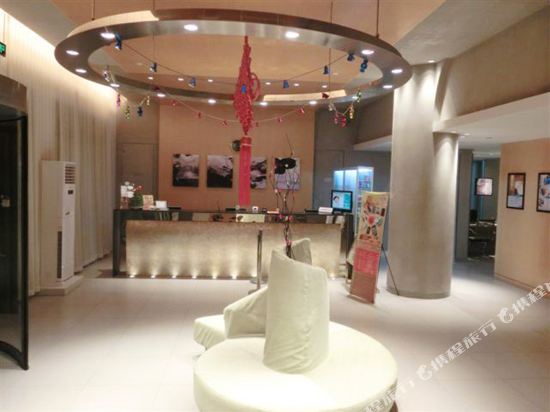 百时快捷酒店(镇江京口学府路店)