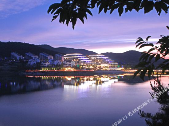 五莲松月湖蓝海钧华大饭店