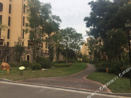 荣成吴清启公寓