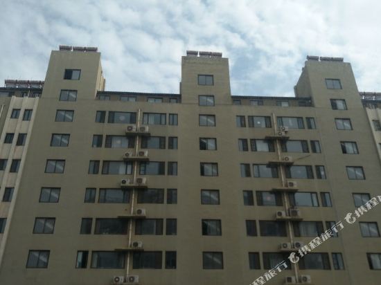 日照晓彤温馨民宿(东润艺术馆分店)