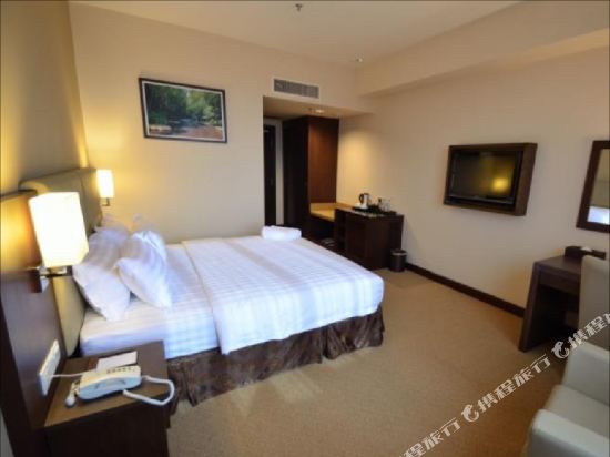 Lintas View Hotel Room Type - Premier King Room
