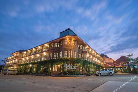 万吞酒店住宿-Busayarin Hotel