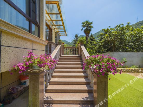 象山湖光山涻民宿