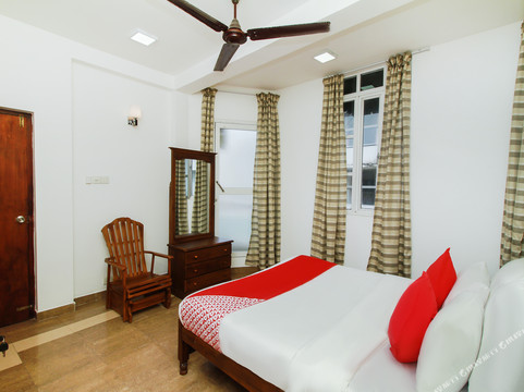 Maple Tree Residencies