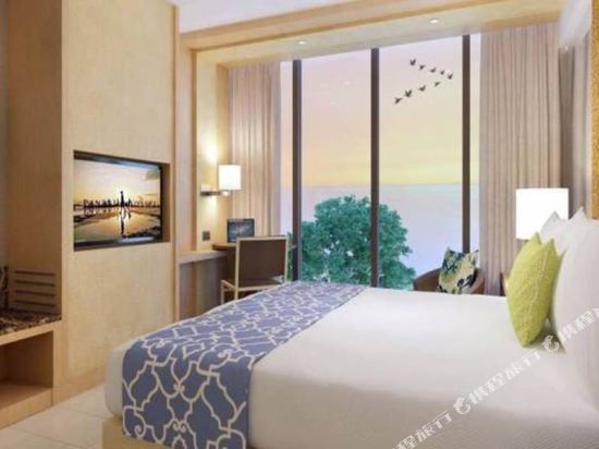 The Rinra Makassar Room Type - Deluxe King