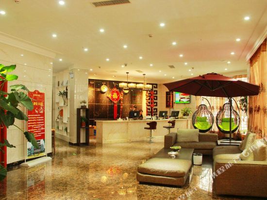 镇平石佛寺百鸟朝凤酒店