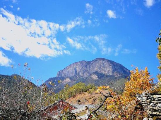 宁蒗泸沽湖素巢木屋