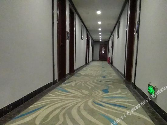 岳阳方天假日酒店