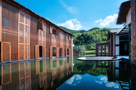 莫幹山昇華·溪私隱湯民宿