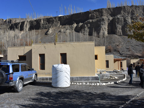 Khunjerav Hotel & Restaurant