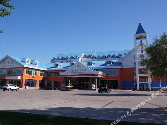 布尔津苏通假日酒店