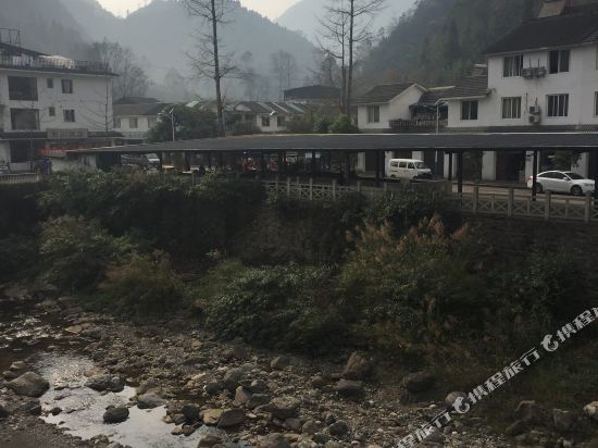 西岭雪山渡假小屋