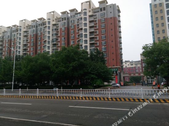 日照清凉夏日公寓