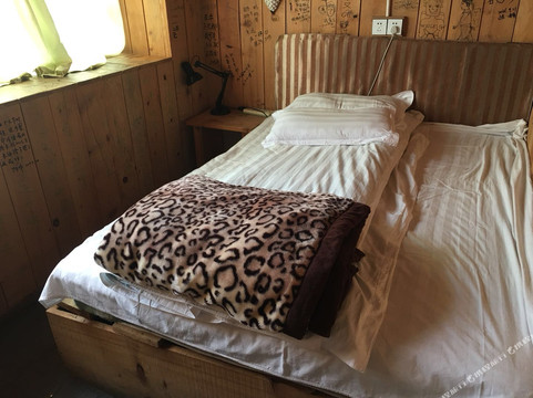 米林县酒店住宿-兄弟客栈