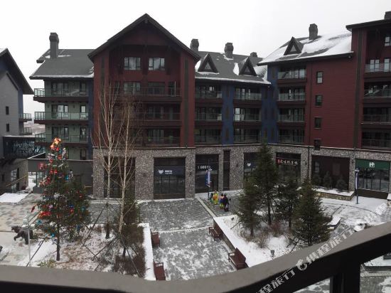 万科松花湖滑雪场青山松林公寓