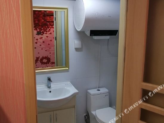 遇知屋公寓(烟台逛荡河绿带公园店)