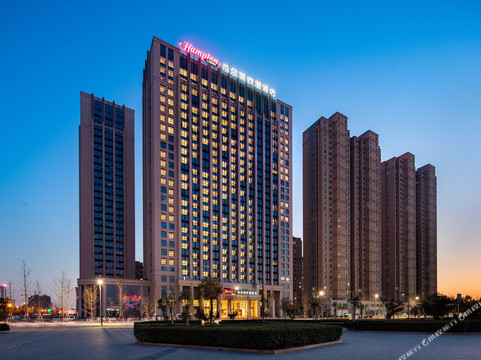 东海水晶城希尔顿欢朋酒店