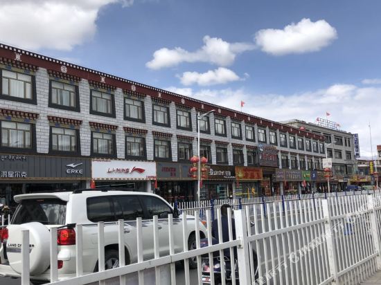 拉萨八朗学酒店