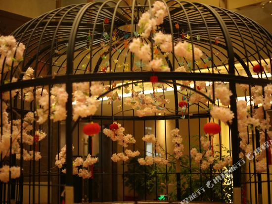 资中花逸图腾酒店