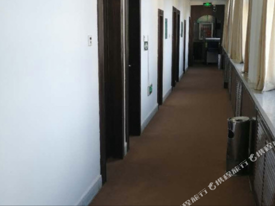 巴里坤花苑宾馆