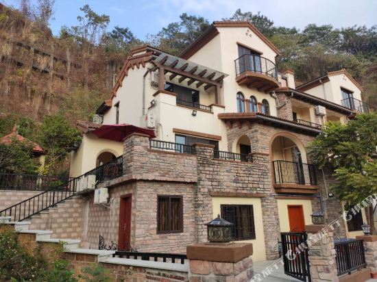 南昆山悦时光泳池温泉度假别墅