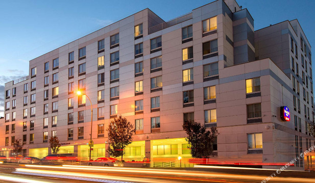 昆斯酒店住宿-纽约拉瓜迪亚机场春季山丘套房酒店