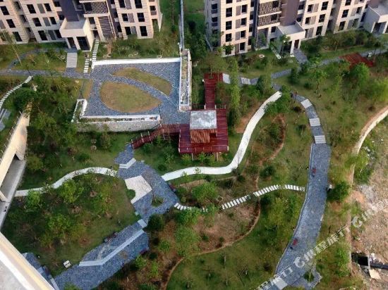 黄山太平湖畔的山水驿站