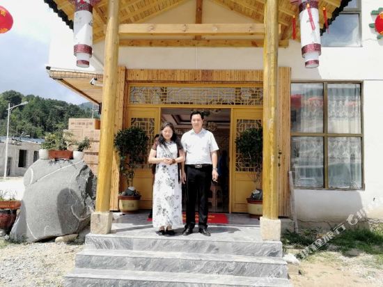 金寨绿叶初心主题酒店