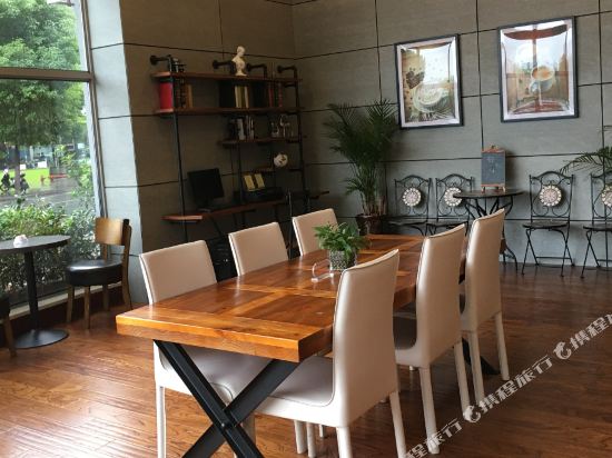 怡莱精品酒店(合肥滨湖店)