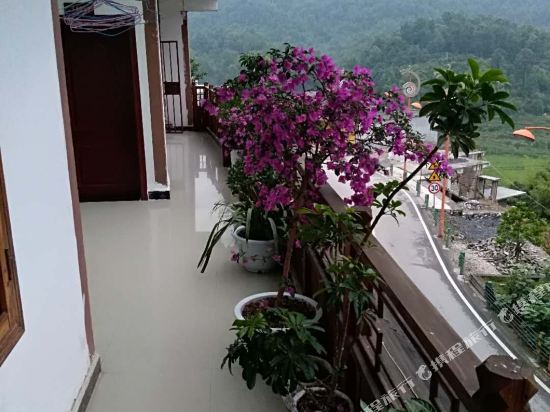 安顺龙宫腾龙布依客栈