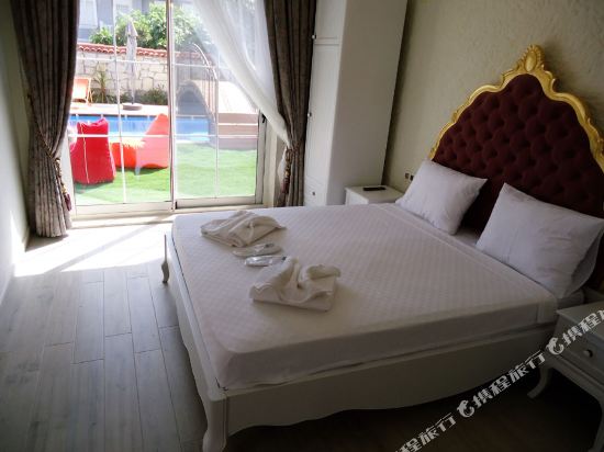 Grand Alacati Boutique Hotel Room Type - Triple Room With Pool View