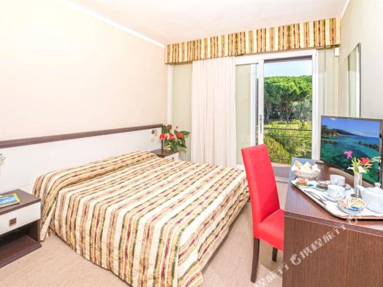Hotel Fabricia Room Type - Family Room Hotel Fabricia Room Type - Family Room