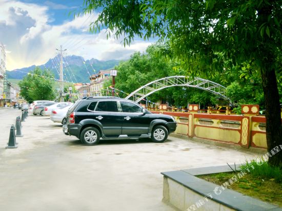 甘孜民族大酒店