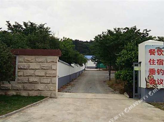 句容依山傍水农庄