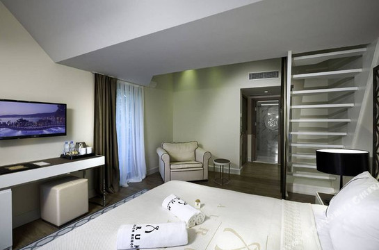 Long Beach Club Nature