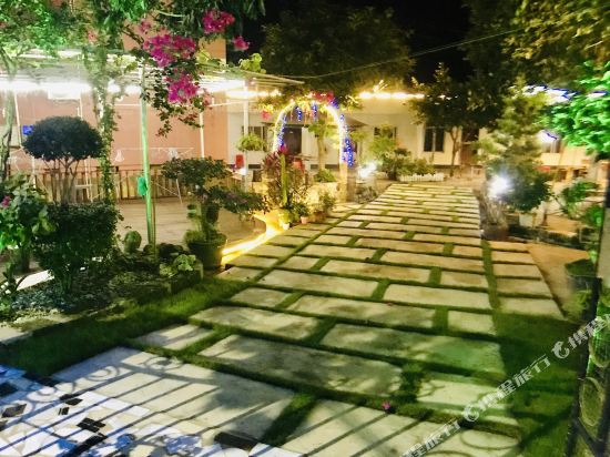 涠洲岛花开·盛夏旅馆