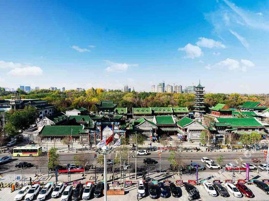 宜必思酒店(昌吉建设路小吃街店)