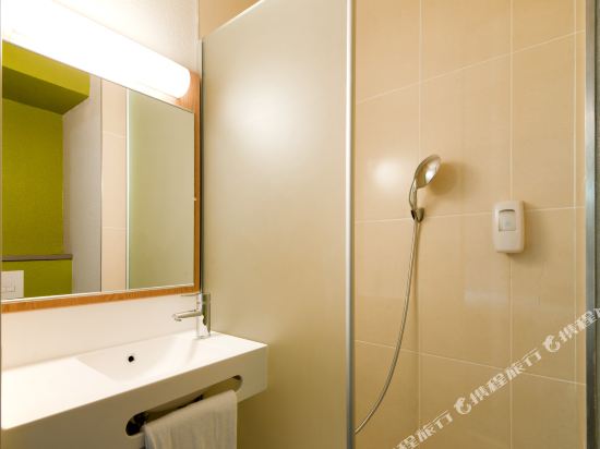 B&B HOTEL Lyon Sud Etats-Unis Room Type - Family Room