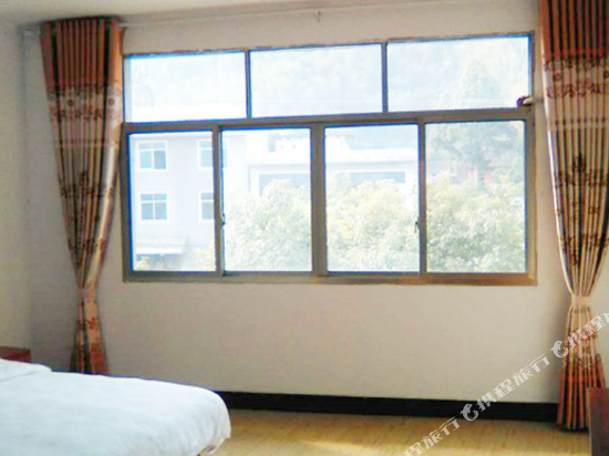 新宁万年红宾馆