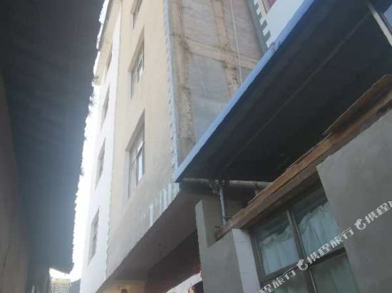 澄江伍峰怡园旅馆