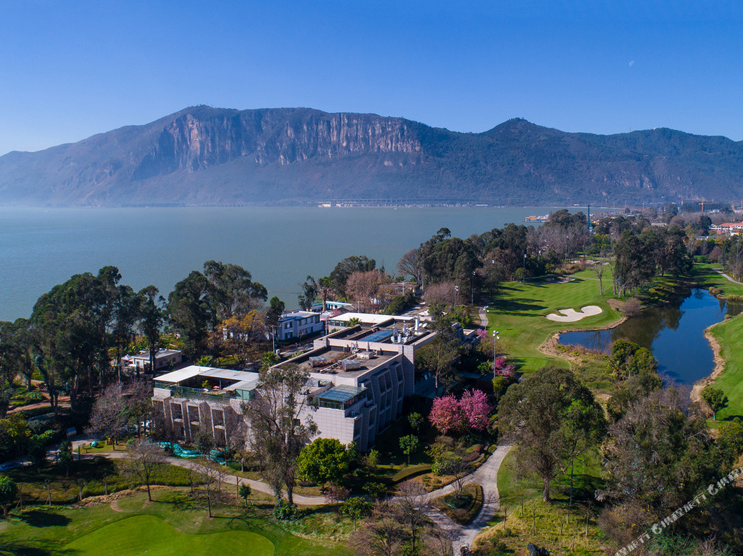 昆明湖景酒店主图
