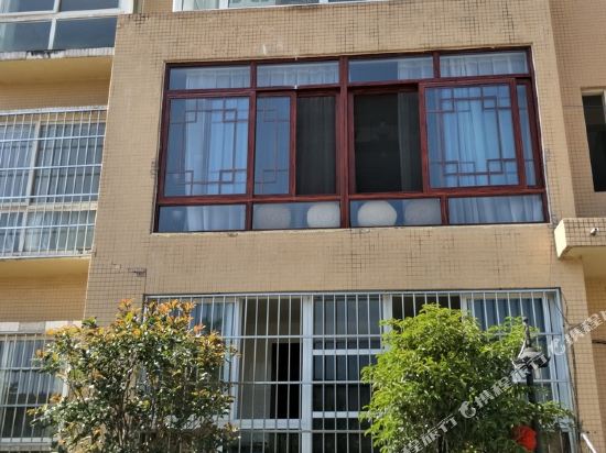 西昌夜听邛海普通公寓