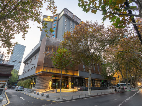 丽顿华居酒店(武汉汉口江滩解放公园路店)主图