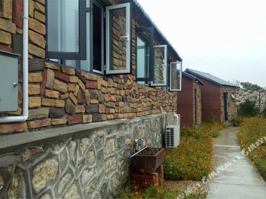 蒙山白石屋老家味道山庄