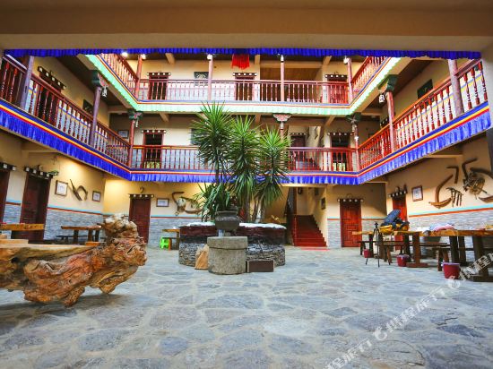 丹巴甲居安卡儿民俗庄园